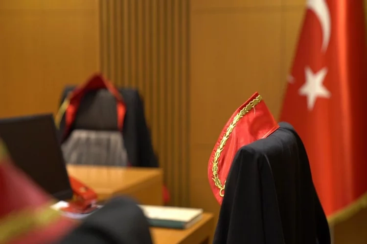 SES’ten yeni podcast serisi: Okullar, yargı, Mahsa Amini haberinin görseli
