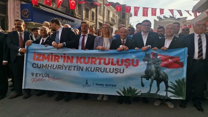 İzmir'de 9 Eylül coşkusu Zafer Yürüyüşü ile başladı