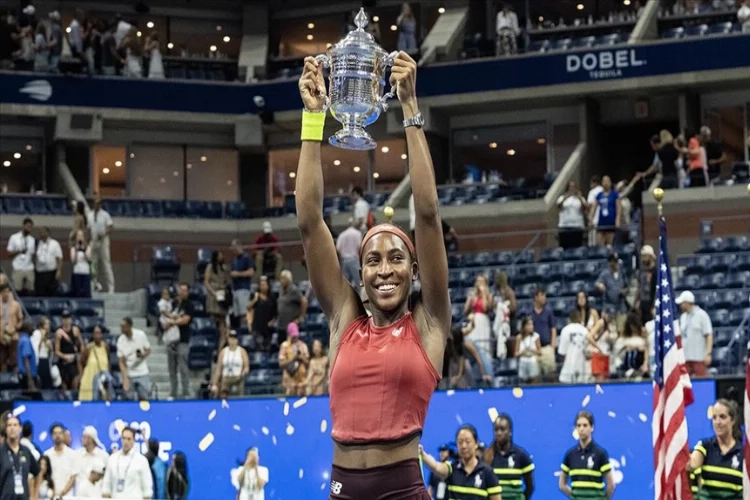 ABD Açık'ta tek kadınlar şampiyonu Coco Gauff haberinin görseli