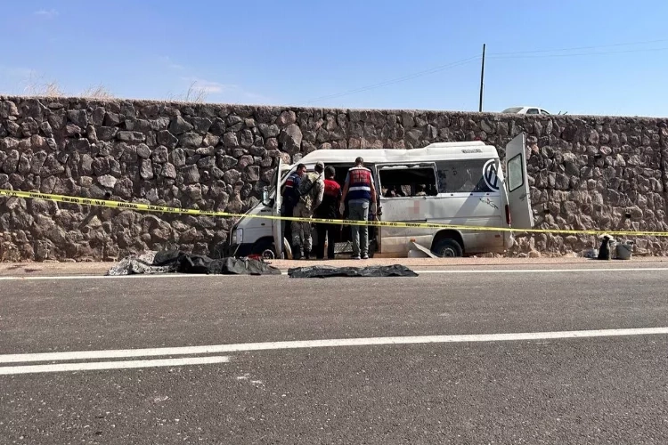 Şanlıurfa’da feci kaza: Tarım işçilerini taşıyordu…