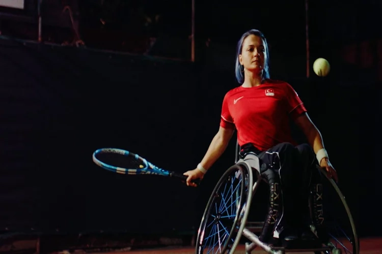 İzmirli Büşra'nın belgeseli Altınkoza'da finale kaldı haberinin görseli