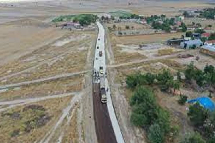 Denizli’de asfalt çalışmaları devam ediyor  haberinin görseli