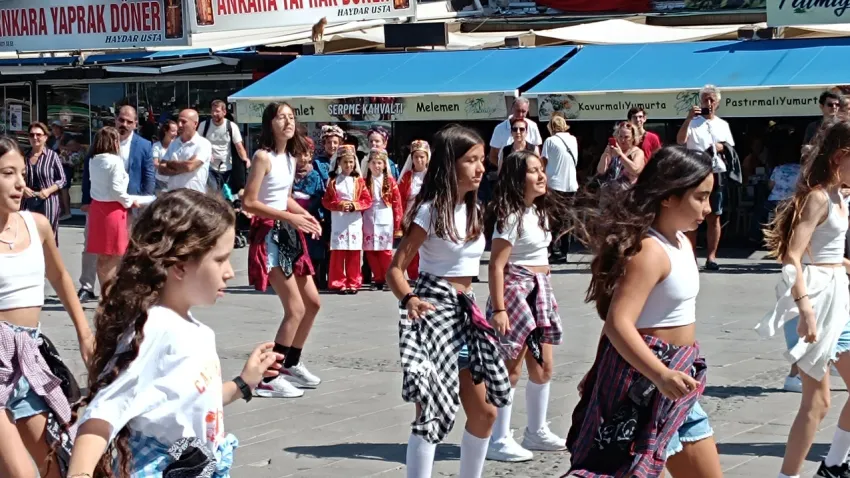 izmir foça kurtuluş