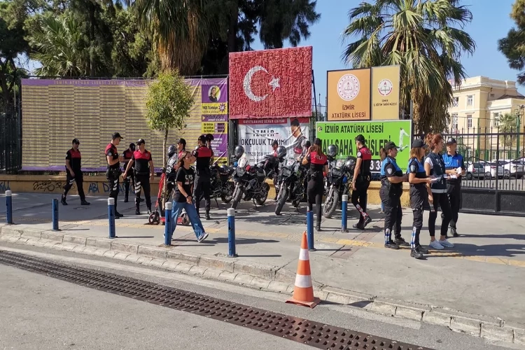 İzmir polisinden sıkı denetim haberinin görseli