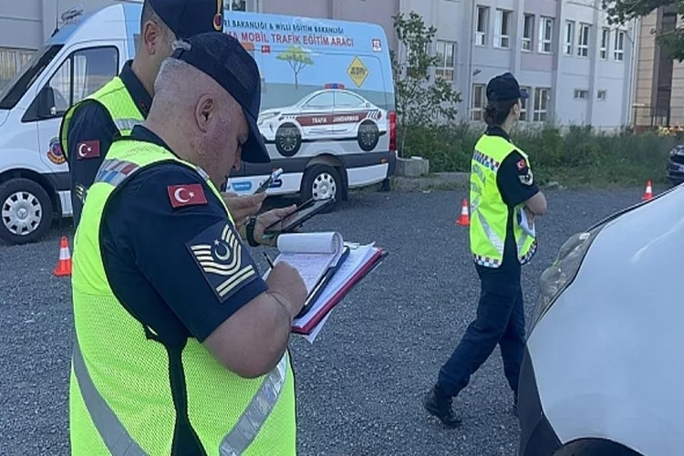 Jandarma’dan okul servislerine denetim haberinin görseli