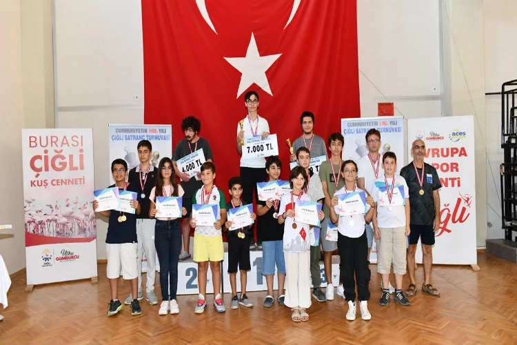 Çiğli'de Satranç Turnuvası düzenlendi haberinin görseli