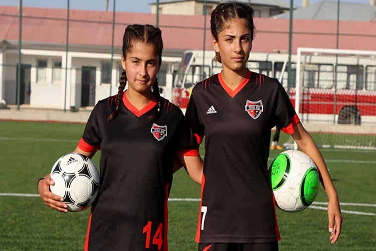 Vanlı ikizler milli takım formasına talip haberinin görseli