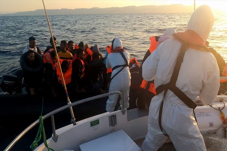 İzmir açıklarında düzensiz göçmen yakalandı haberinin görseli