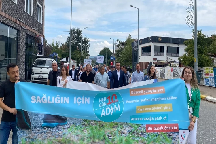 Düzce'de halk sağlığı için yürüyüş haberinin görseli