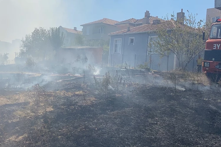 Edirne’de otluk alanda çıkan yangın söndürüldü