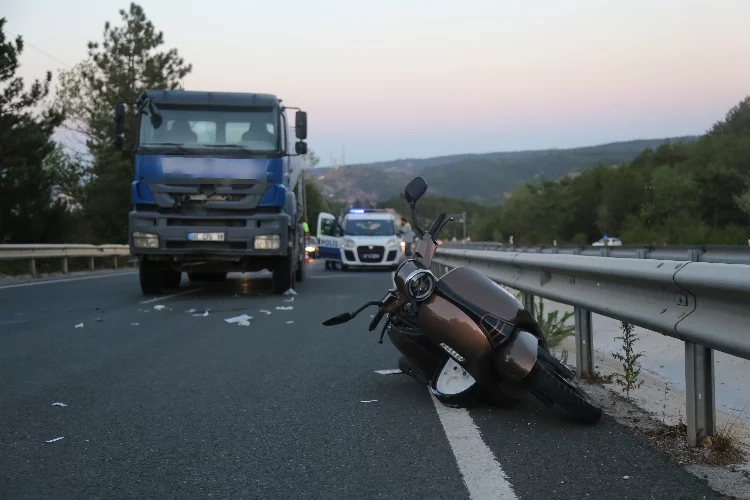 Beton mikseri ile motosiklet çarpıştı: Yaralılar var! haberinin görseli