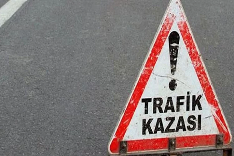 Uşak'ta kamyonetle motosiklet çarpıştı: 2 ölü