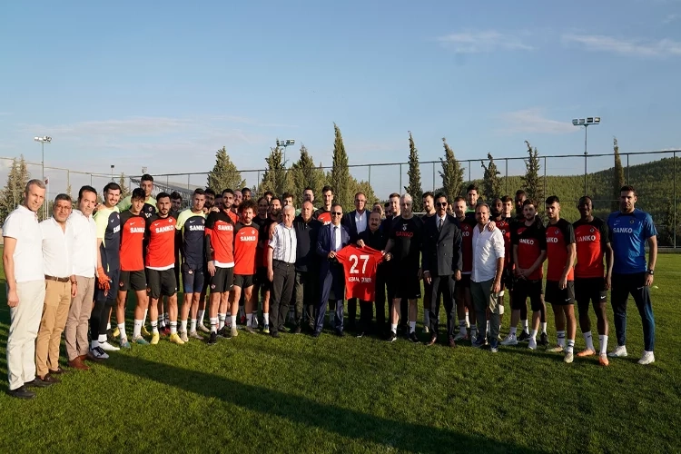 Vali Kemal Çeber'den, Gaziantep FK'ya ziyaret haberinin görseli