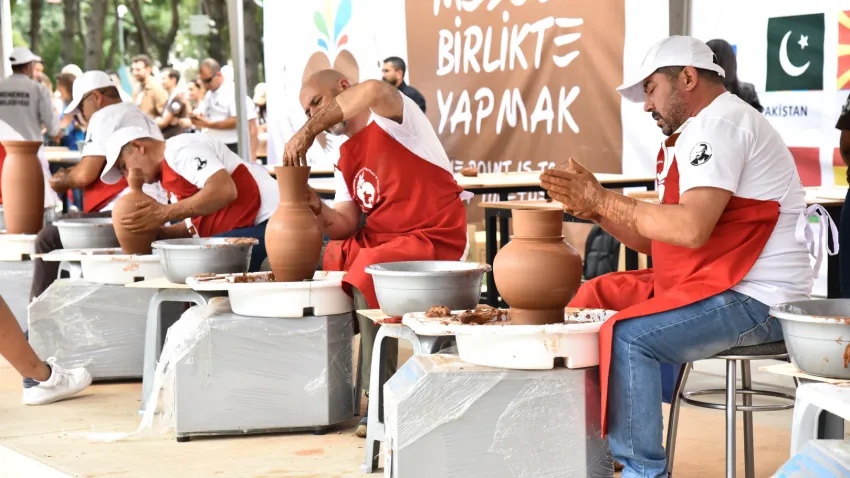 DÜNYA MENEMEN'DE BULUŞUYOR (3)