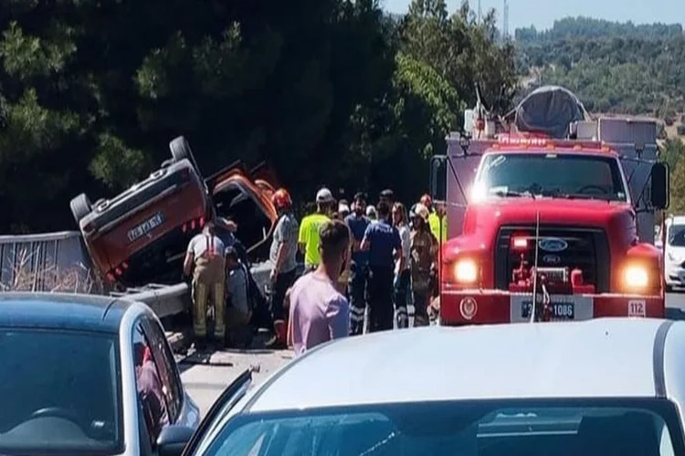 İzmir otoyolda feci kaza: Ölü ve yaralılar var! haberinin görseli