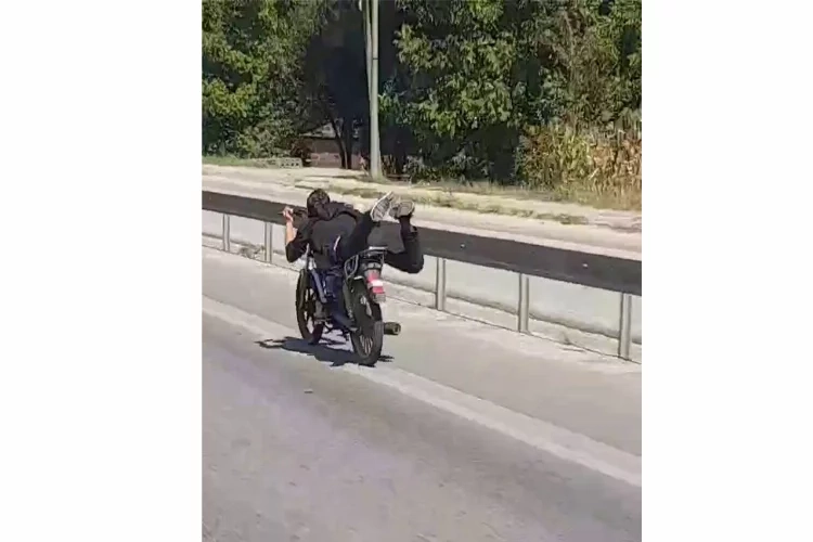 Sakarya’da tehlikeli motosiklet yolcuğu