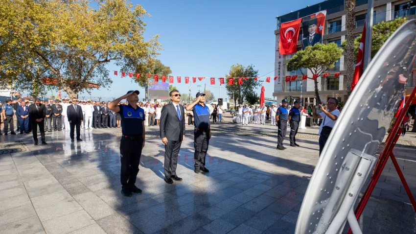 çelenk sunma11 (1)