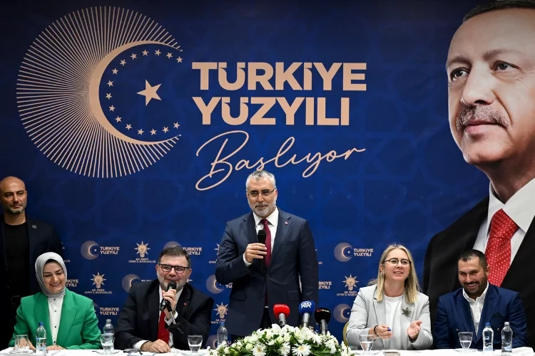 Bakan Işıkhan, İzmir'de AK Partililerle buluştu haberinin görseli