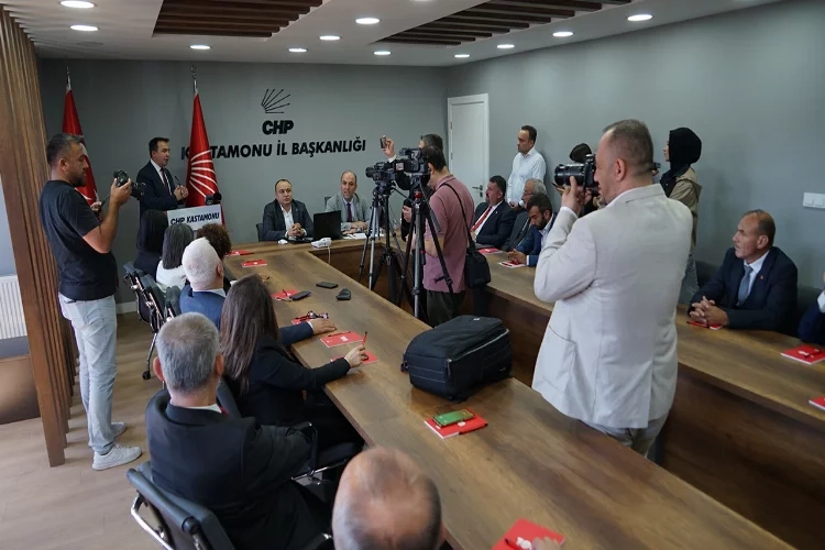 CHP'de kongre gerginliği sürüyor haberinin görseli