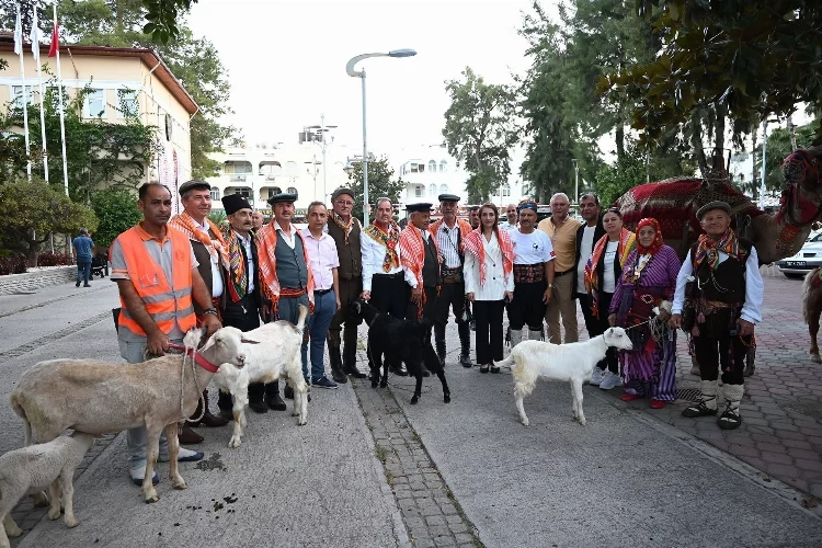 Antalya'da Kemer Yörük Festivali coşkusu haberinin görseli