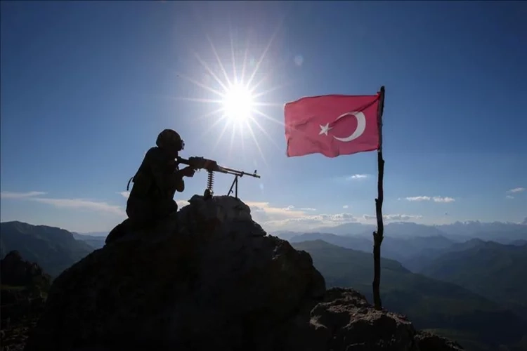 Sınırlardan geçmeye çalışan teröristler yakalandı haberinin görseli