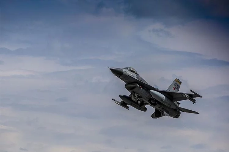 Irak'ın kuzeyinde teröristlere ait hedefler imha edildi haberinin görseli