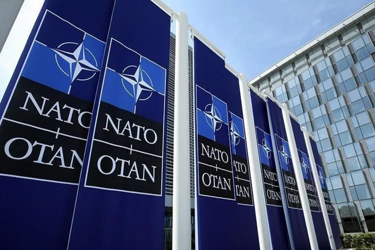 NATO Genelkurmay Başkanları endişeli haberinin görseli