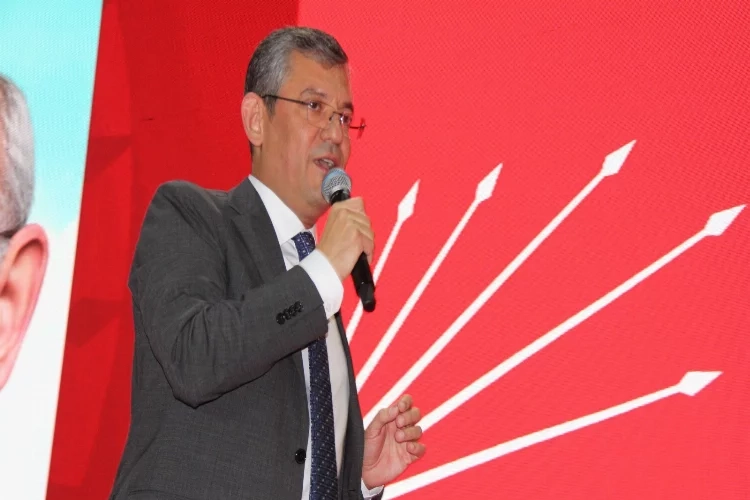 Gençlerden Özel’e tepki! Özel: Beni susturamazsınız haberinin görseli