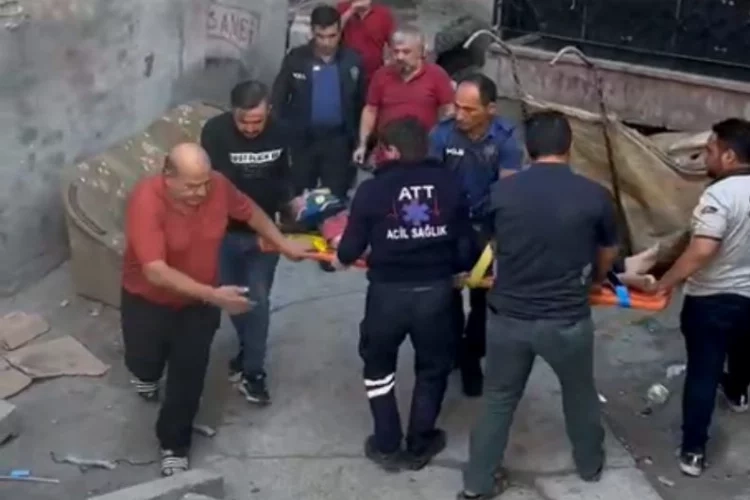 Aksaray’da bir kişi 3. kattan düştü haberinin görseli