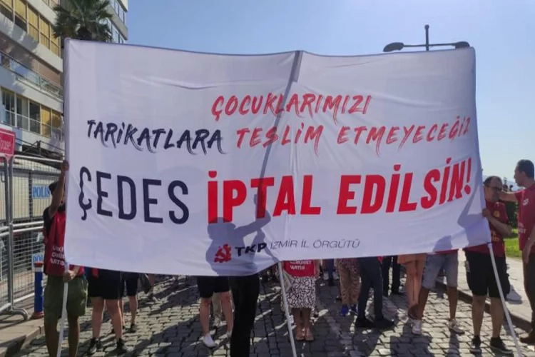 İzmir’de ÇEDES eylemi: Karanlığa teslim olmayacağız! haberinin görseli