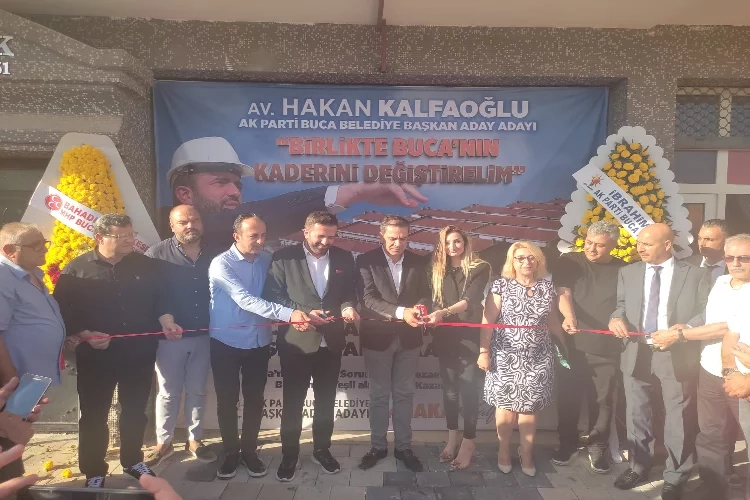 Hakan Kalfaoğlu İzmir’deki Seçim Koordinasyon Ofisini açtı haberinin görseli