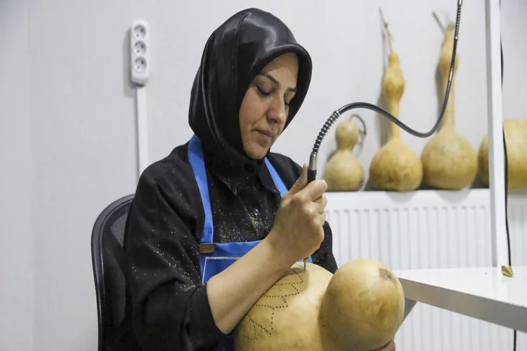 Uşaklı kadının hobisi girişim hikayesine dönüştü