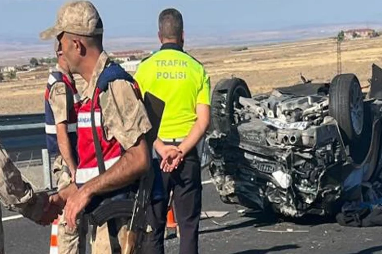 Diyarbakır’da feci kaza: Otomobil takla attı haberinin görseli