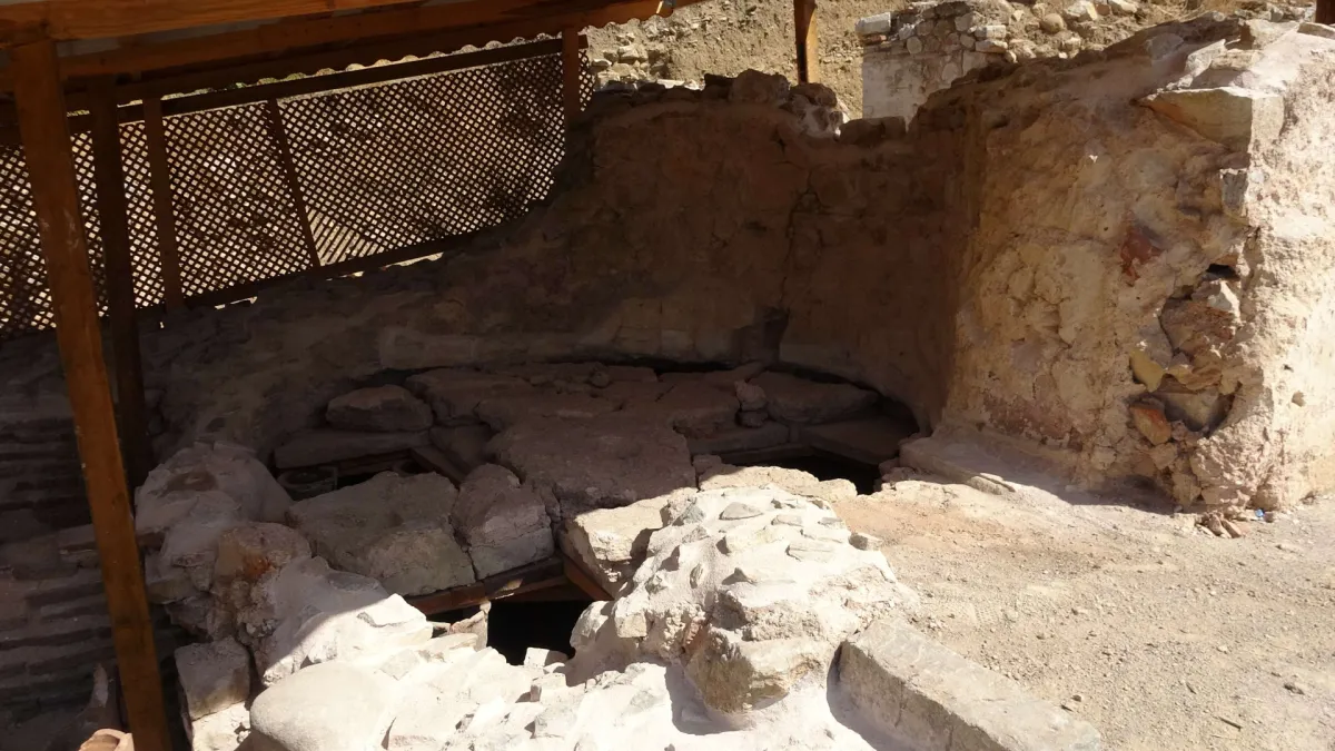 Parion Antik Kenti&#039;nde 1950 yıllık Roma Hamamındaki terleme odası restore edildi