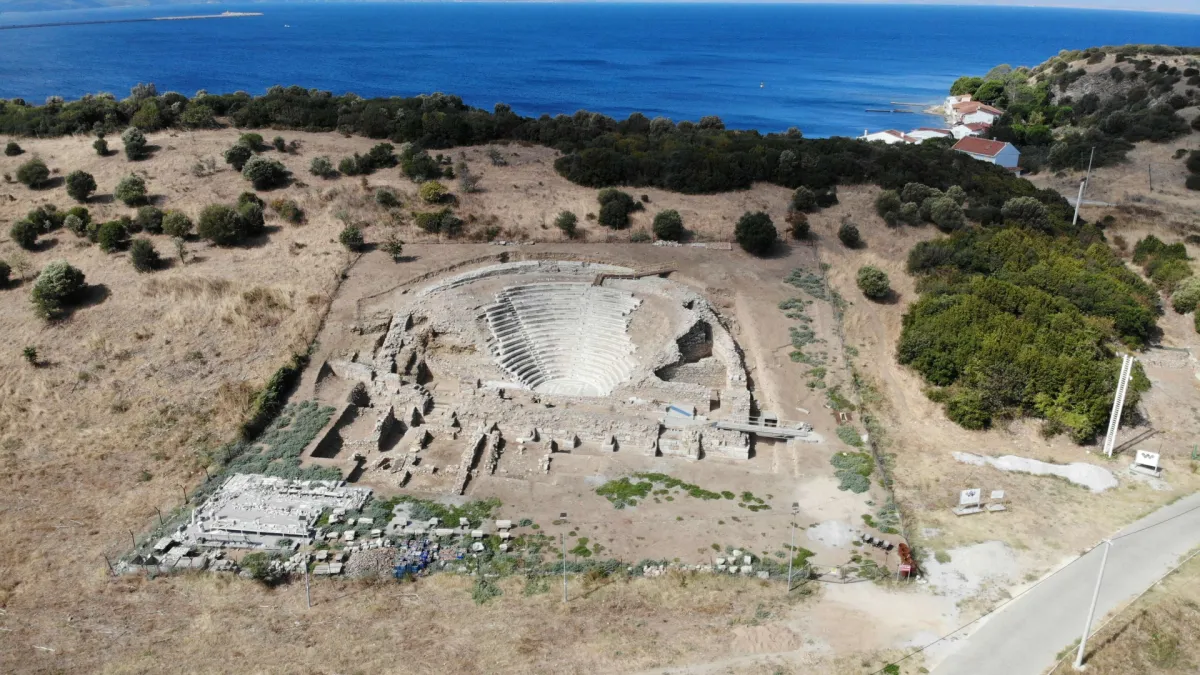 Parion Antik Kenti&#039;nde 1950 yıllık Roma Hamamındaki terleme odası restore edildi