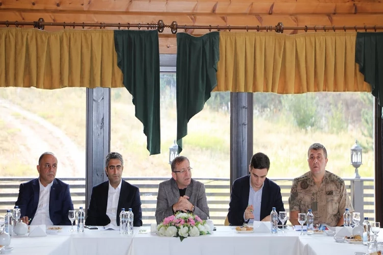 Kars Valisi Polat, turizm sektörüyle buluştu haberinin görseli