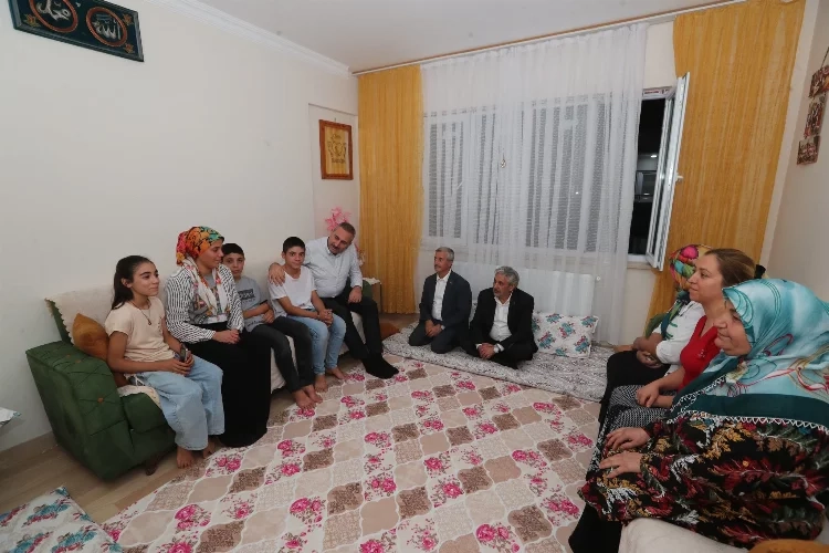 Milletvekili Gül ve Tahmazoğlu ailelere misafir oldu haberinin görseli