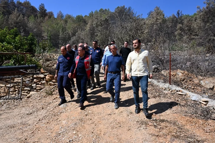 Başkan Böcek, yangın bölgesinden açıklamalar yaptı