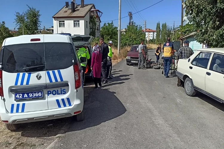 Konya’da otomobil ile elektrikli bisiklet çarpıştı haberinin görseli