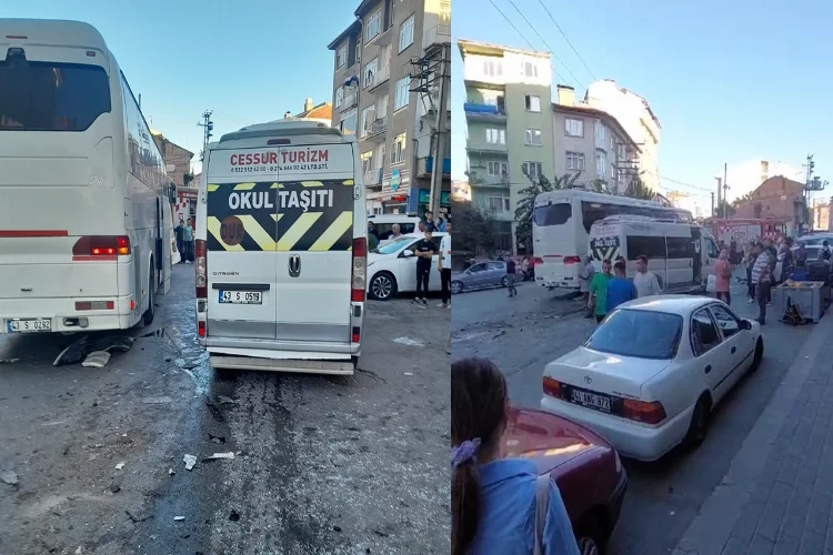 Kütahya’da freni boşalan otobüs park halindeki araçlara çarptı haberinin görseli