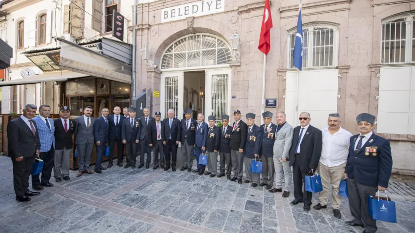 Mustafa Özuslu gazilerle bir araya geldi (4)