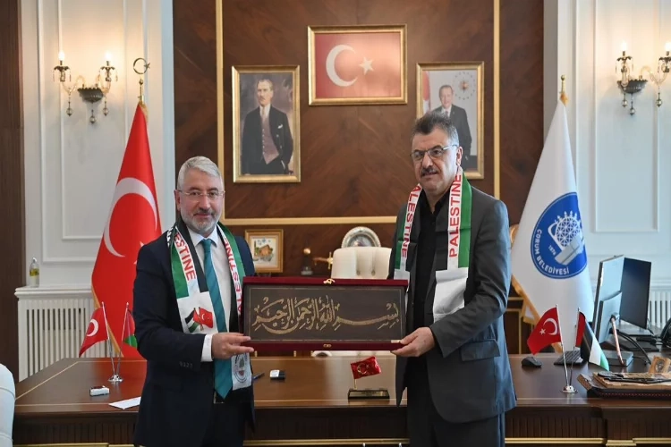 Başkan Aşgın, Filistin heyetini ağırladı haberinin görseli