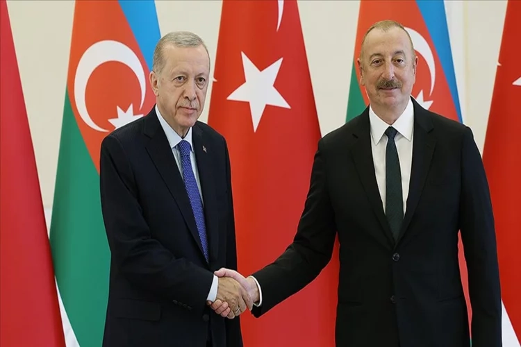  Cumhurbaşkanı Erdoğan, Cumhurbaşkanı Aliyev ile görüştü haberinin görseli