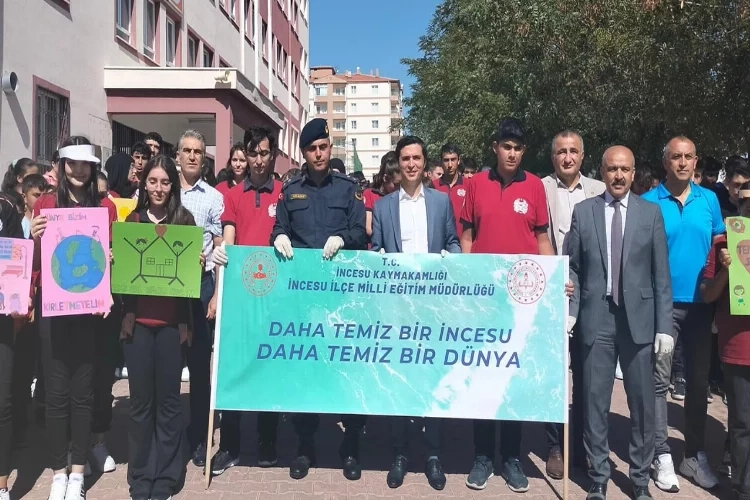 Kayseri’de öğrenciler poşet poşet çöp topladı  haberinin görseli