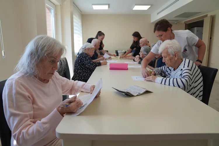 Eskişehir, alzheimer hastalarını yalnız bırakmıyor