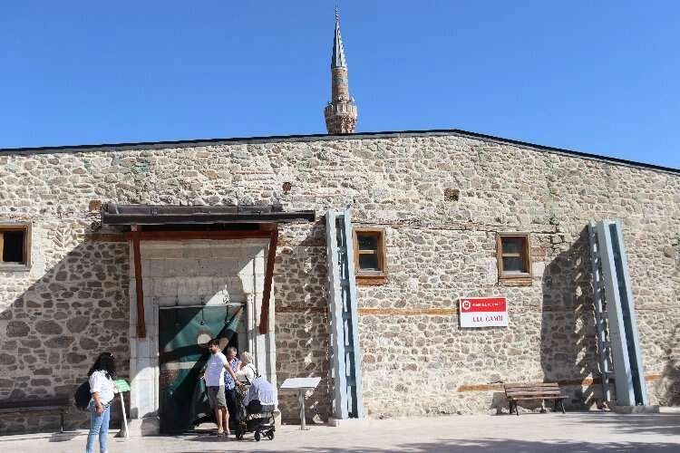 800 yıllık cami Dünya Mirası Listesi'ne alındı haberinin görseli