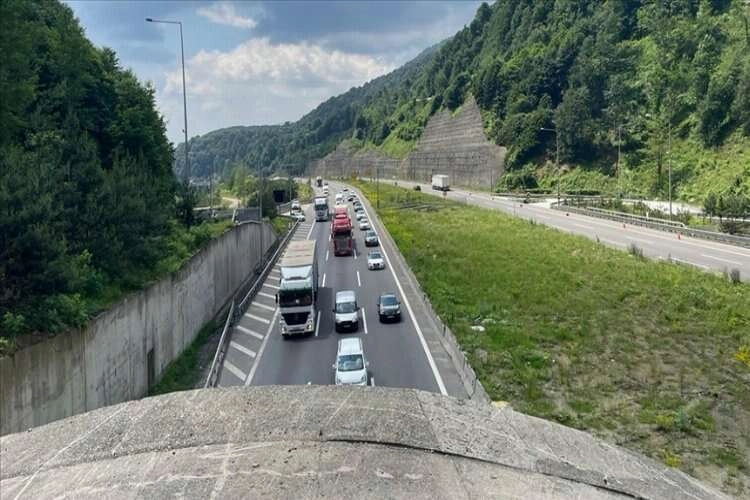 Anadolu Otoyolu trafiğe kapatılacak haberinin görseli