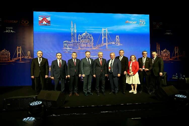Türkiye'deki otoyollar Avrupa'ya göre daha ileri teknolojiye sahip haberinin görseli