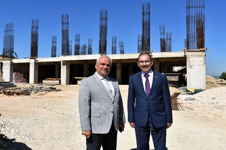 Şeyh Edebali Üniversitesi Camii yapım çalışmaları devam ediyor haberinin görseli