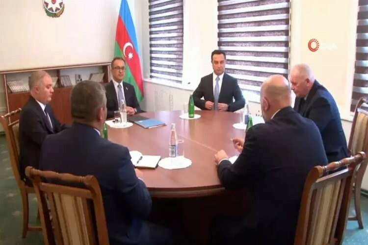 Ermenistan ile Azerbaycan arasındaki görüşme başladı haberinin görseli